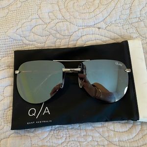 Quay silver mirror aviators